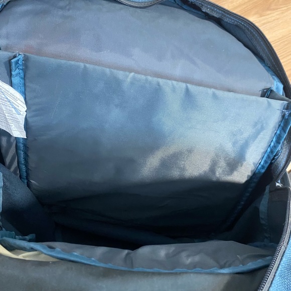 Dakine  printed backback - Picture 3 of 5